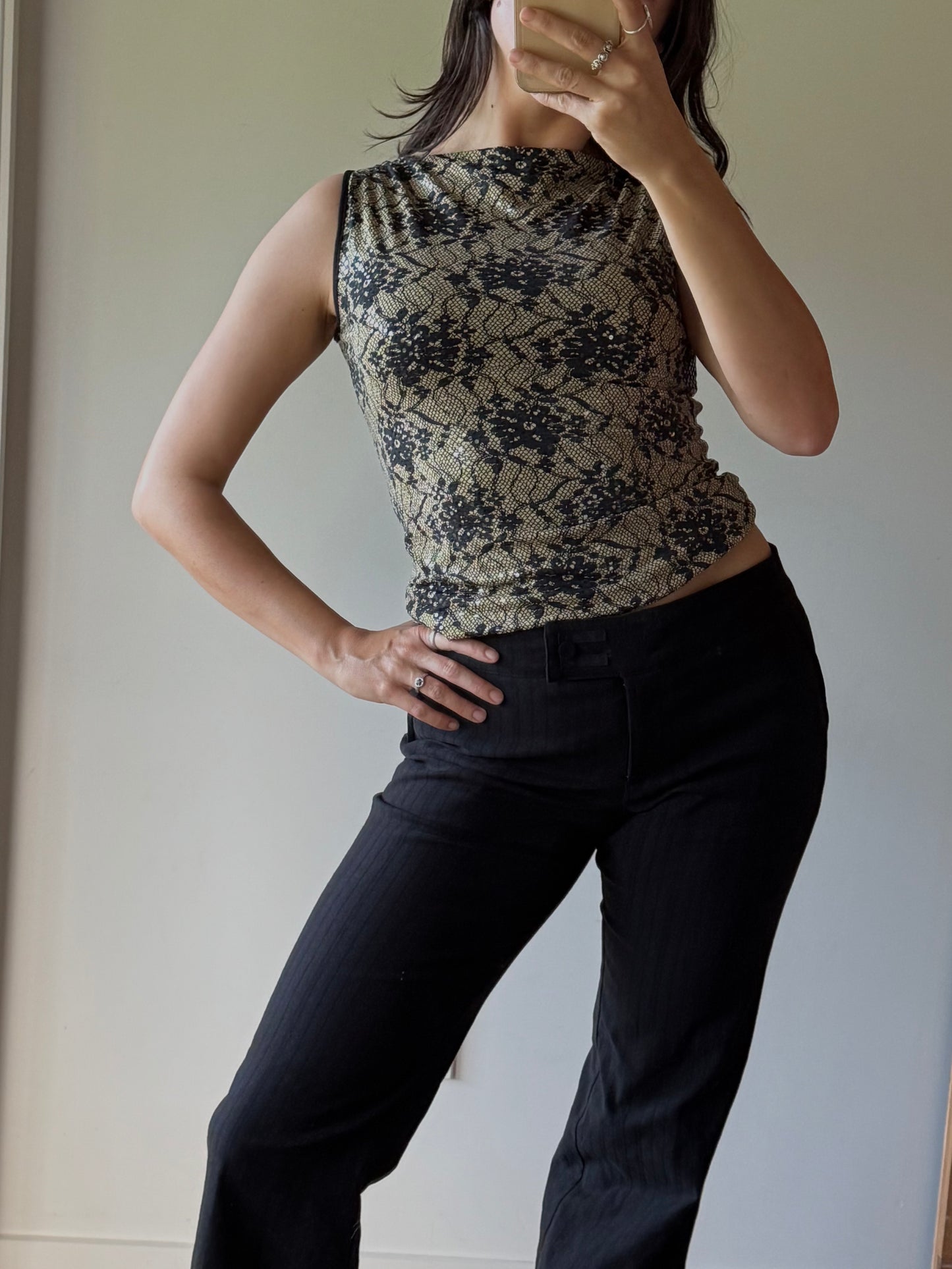 Cute 90s style top