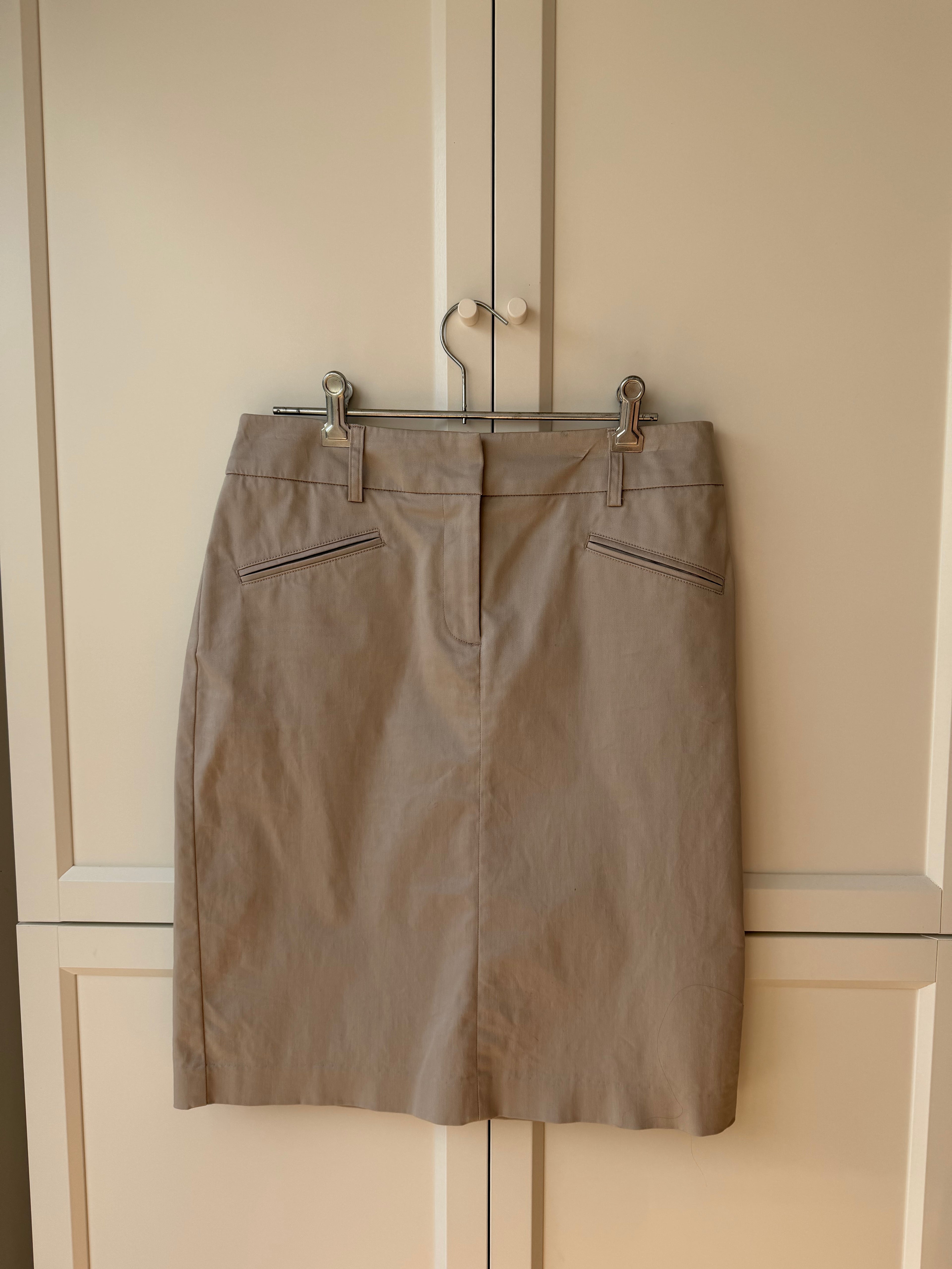Structured beige pencil skirt