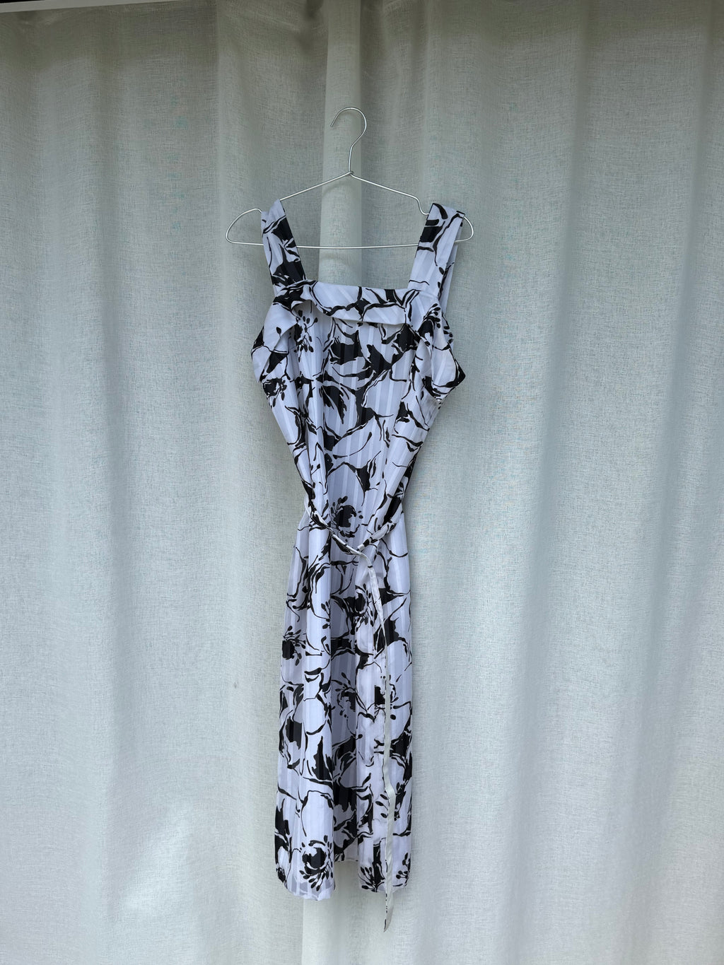 Vintage black and white midi