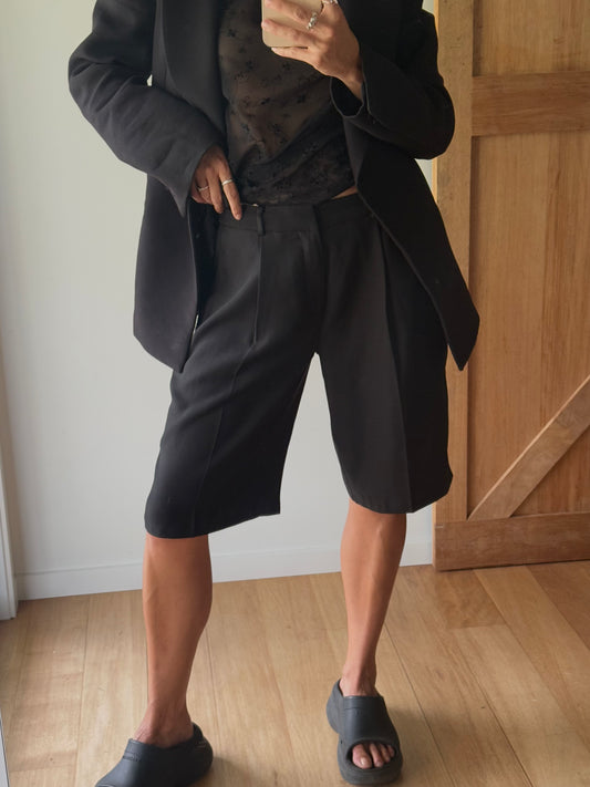 Tailored black shorts