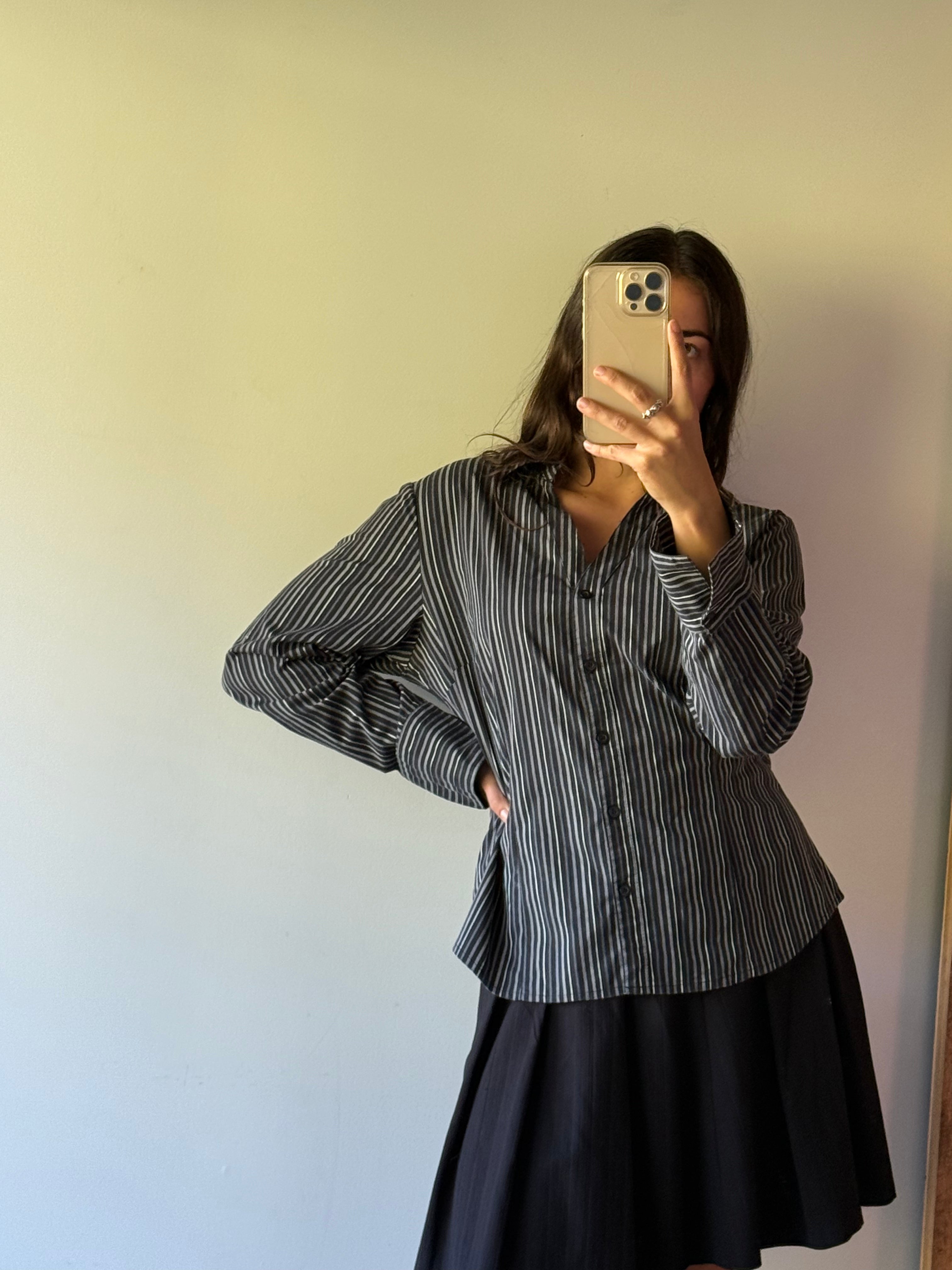 Stripe button up top in black and grey