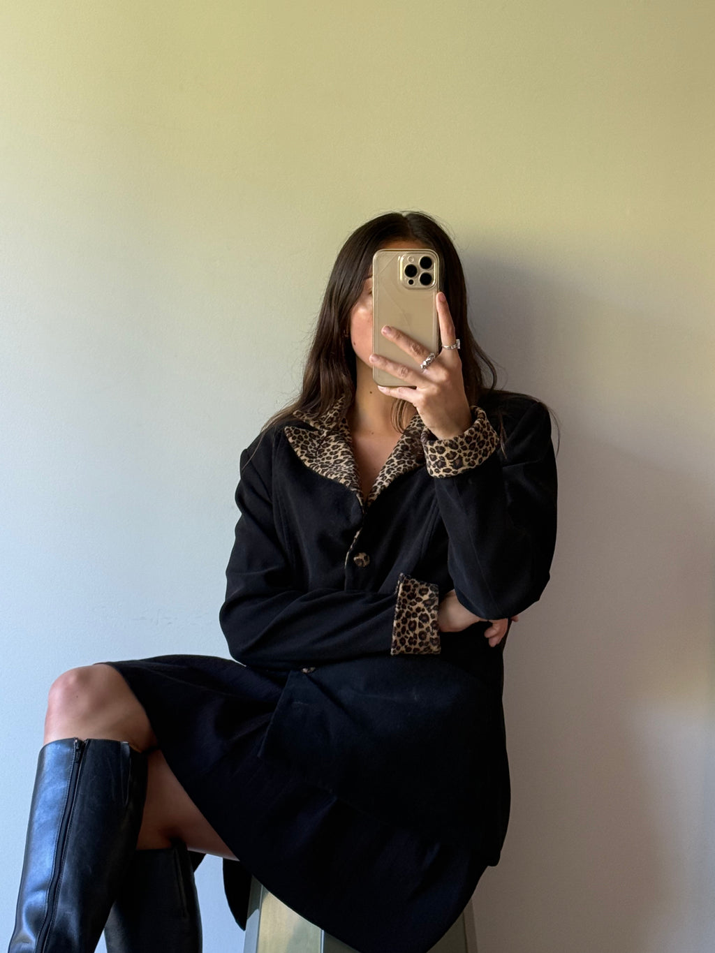 Blazer coat with leopard print cuffs and collar