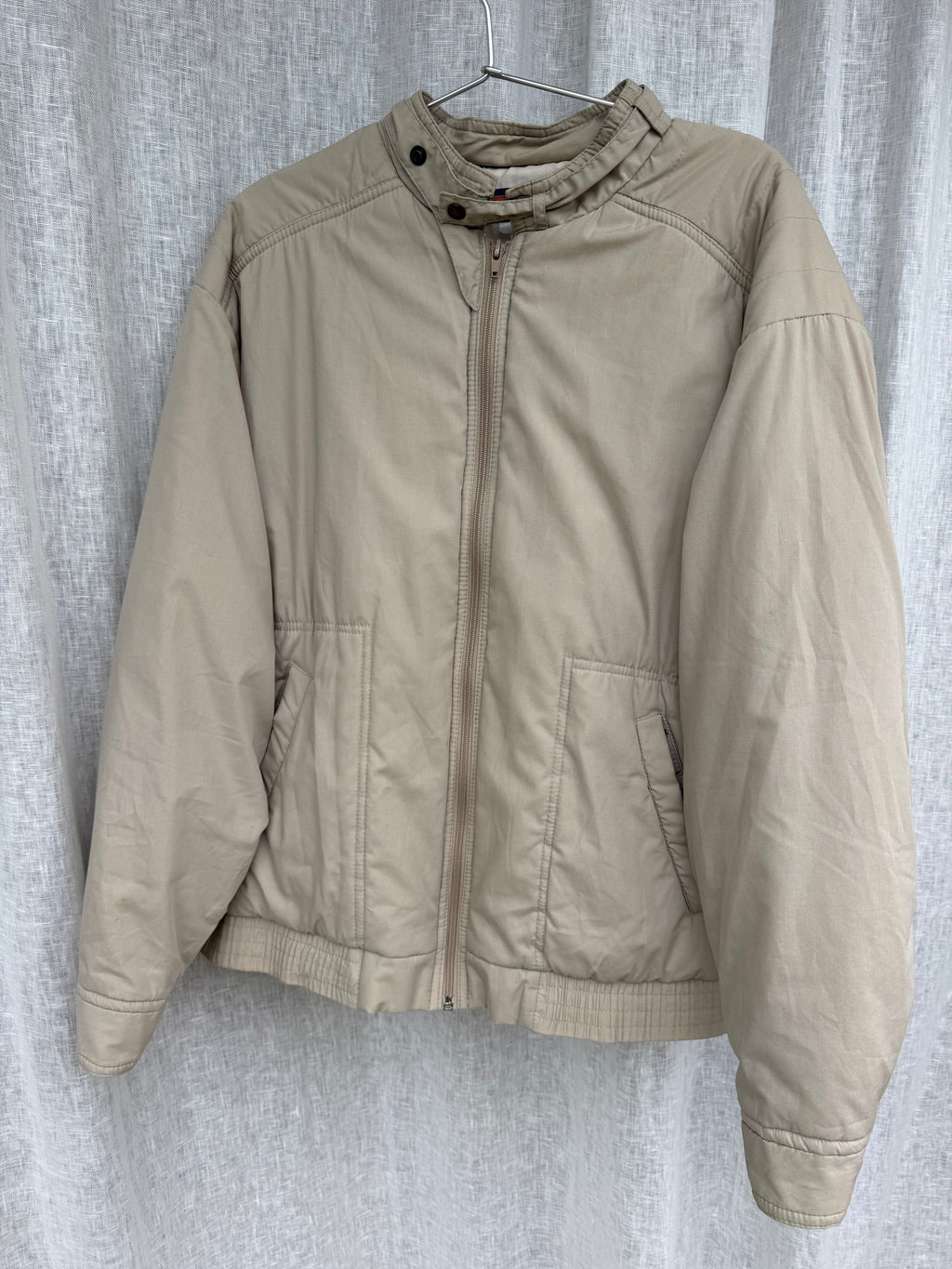 Vintage beige puffer jacket