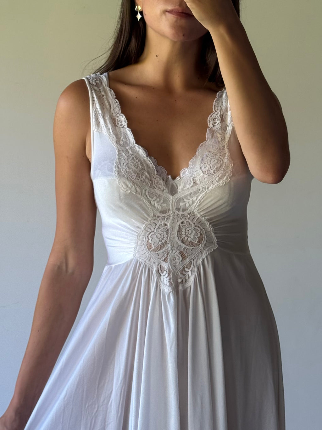 Vintage 1980s nightgown with lace bodice, pearl colour