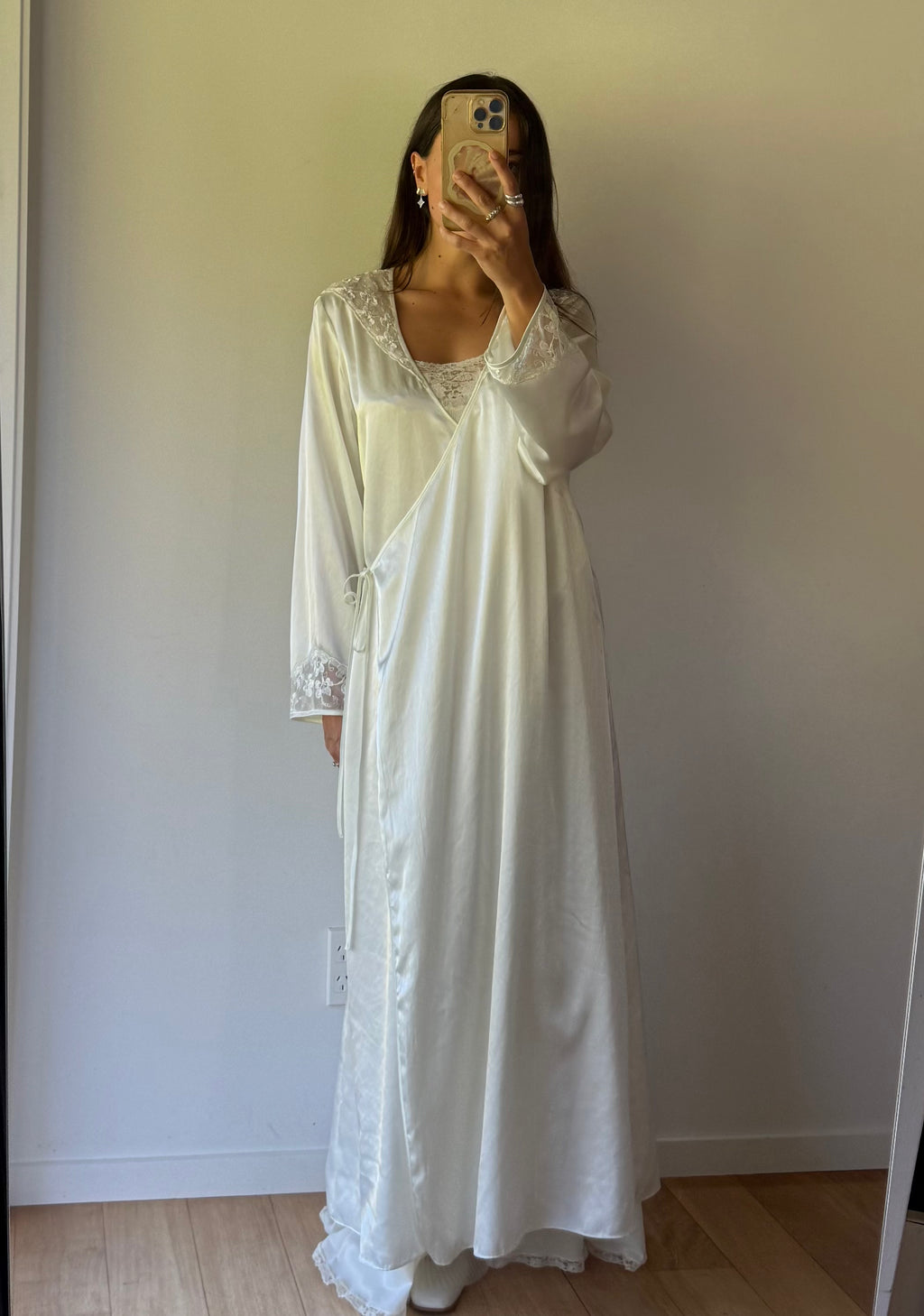 Bridal robe with lace detailing